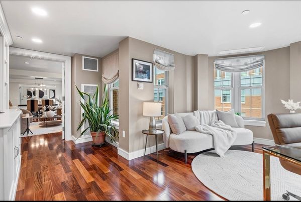 Dining room, Interior, Living room, Pendant Lights, Recessed Lighting, Wood Texture Flooring