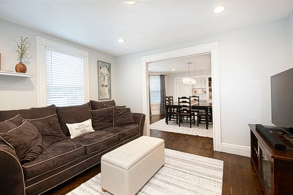 Dining room, Interior, Living room, Pendant Lights, Recessed Lighting, Wood Texture Flooring