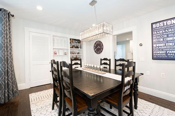 Chandelier, Dining room, Interior, Recessed Lighting, Wood Texture Flooring