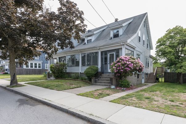 Exterior, Facade, Cape Cod