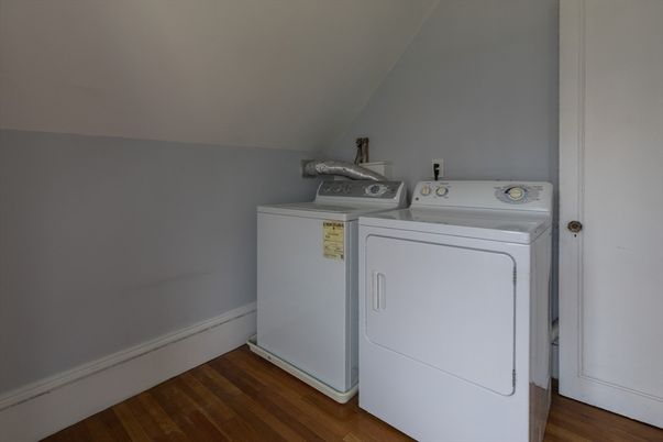 Interior, Washer, Wood Texture Flooring
