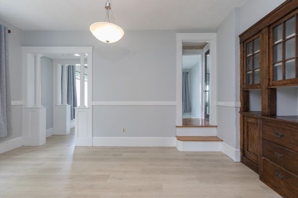 Interior, Pendant Lights, Wood Texture Flooring
