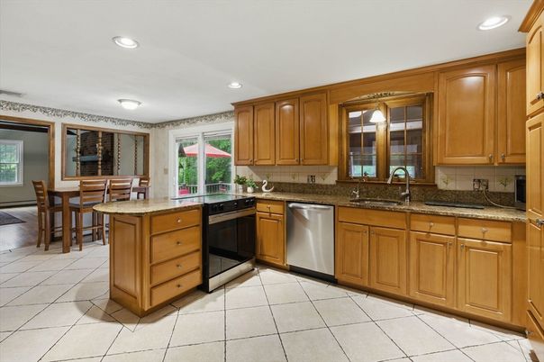 Dining room, Interior, Kitchen, Recessed Lighting
