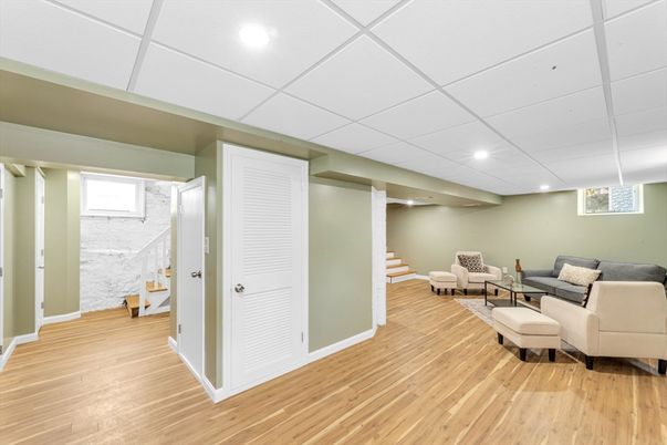 Interior, Living room, Pendant Lights, Recessed Lighting, Wood Texture Flooring