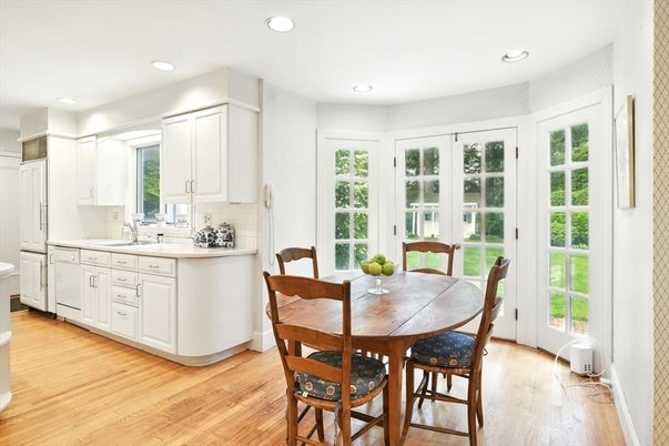 Dining room, Interior, Kitchen, Recessed Lighting, Wood Texture Flooring