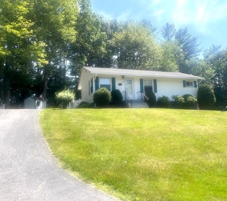 Backyard, Exterior, Facade, Ranch