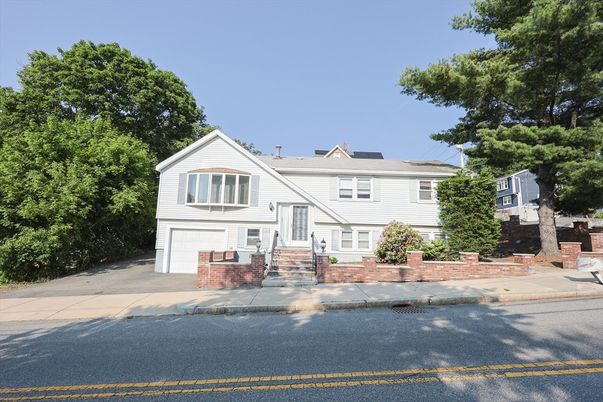 Attached, Exterior, Facade, Farmhouse
