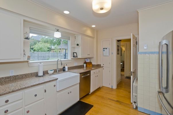 Interior, Kitchen, Recessed Lighting, Wood Texture Flooring