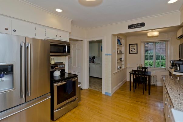 Dining room, Interior, Kitchen, Recessed Lighting, Stainless Steel Appliances, Wood Texture Flooring