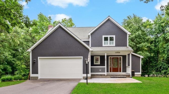 Attached, Exterior, Facade, American Craftsman