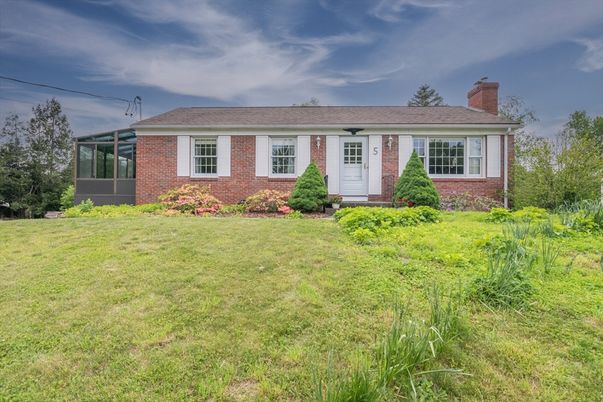 Exterior, Facade, Brick Facade, Cape Cod