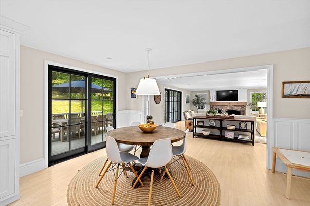 Dining room, Interior, Living room, Pendant Lights, Recessed Lighting, Wood Texture Flooring