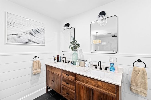 Bathroom, Dual Sink Vanities, Interior