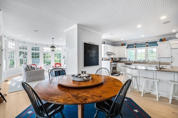 Dining room, Interior, Kitchen, Pendant Lights, Recessed Lighting, Wood Texture Flooring