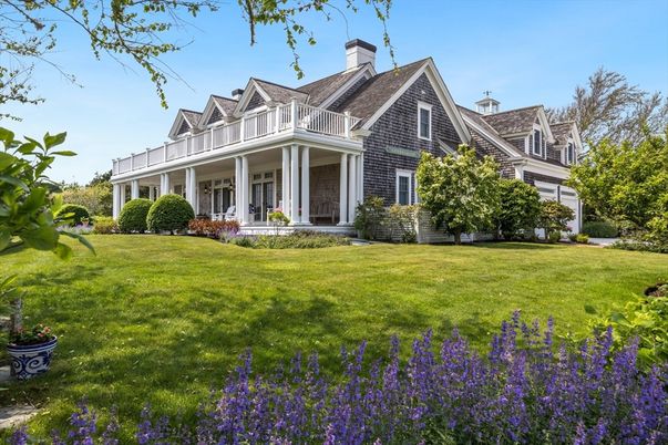 Backyard, Exterior, Facade, Brick Facade, Cape Cod