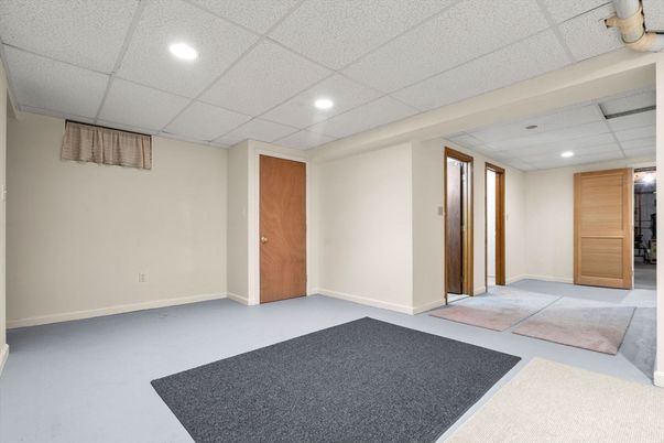 Empty room, Interior, Recessed Lighting