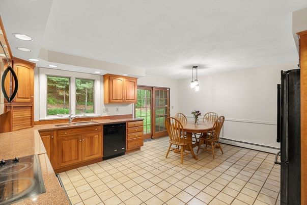 Dining room, Interior, Kitchen, Pendant Lights, Recessed Lighting