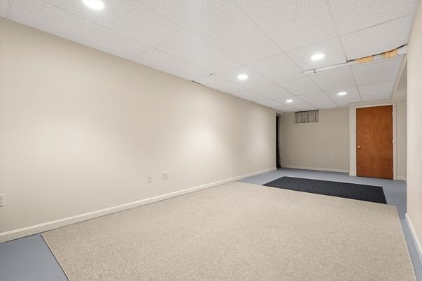 Empty room, Interior, Recessed Lighting