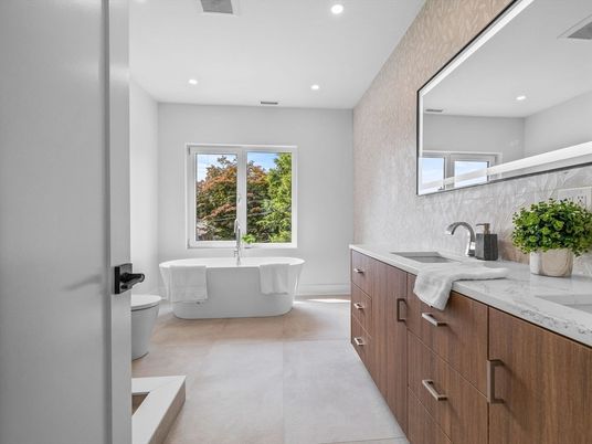 Bathroom, Dual Sink Vanities, Free Standing Baths, Interior, Recessed Lighting