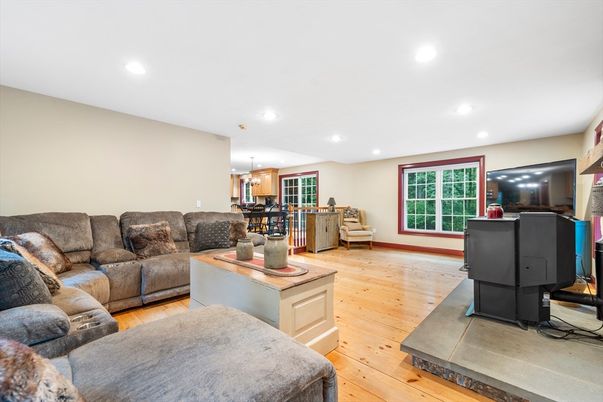 Chandelier, Dining room, Interior, Living room, Recessed Lighting, Wood Texture Flooring