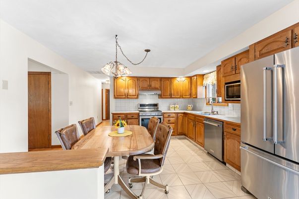 Dining room, Interior, Kitchen, Pendant Lights, Stainless Steel Appliances