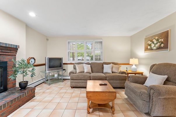 Fireplace, Interior, Living room, Recessed Lighting