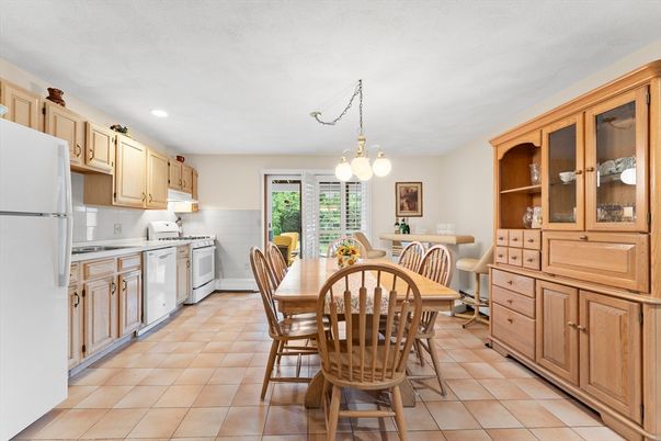 Dining room, Interior, Kitchen, Pendant Lights, Recessed Lighting