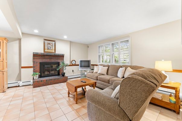 Fireplace, Interior, Living room, Recessed Lighting