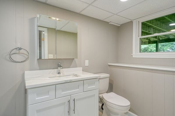 Bathroom, Interior, Recessed Lighting