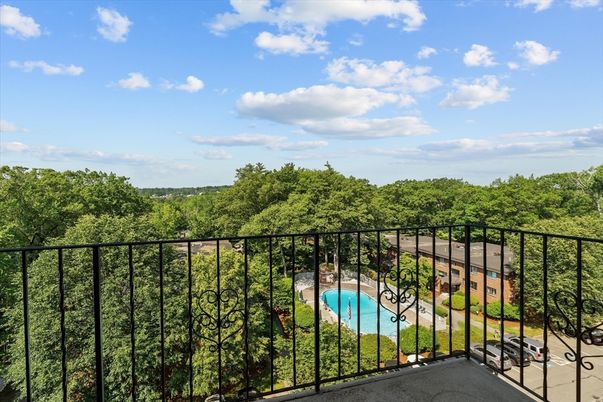 Exterior, Pool, Other