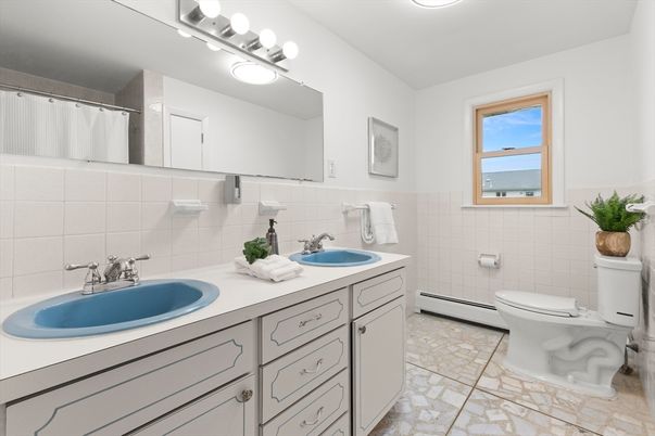 Bathroom, Dual Sink Vanities, Interior