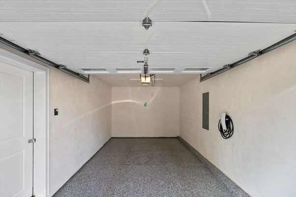 Garage, Interior