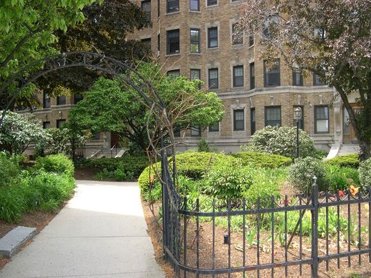 Exterior, Facade, Brick Facade, Rowhouse