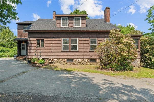Exterior, Facade, Cape Cod