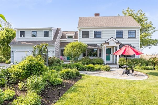 Attached, Backyard, Exterior, Facade, Georgian