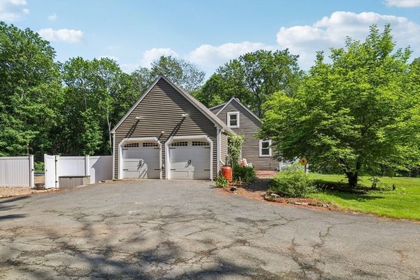 Detached Garage, Exterior