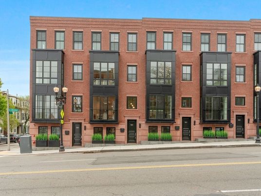 Exterior, Facade, Brick Facade, Rowhouse
