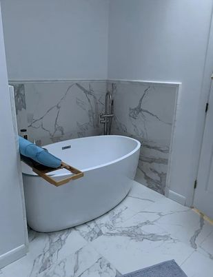 Bathroom, Free Standing Baths, Interior, Marble, Marble Walls