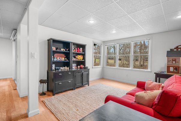 Interior, Recessed Lighting, Wood Texture Flooring