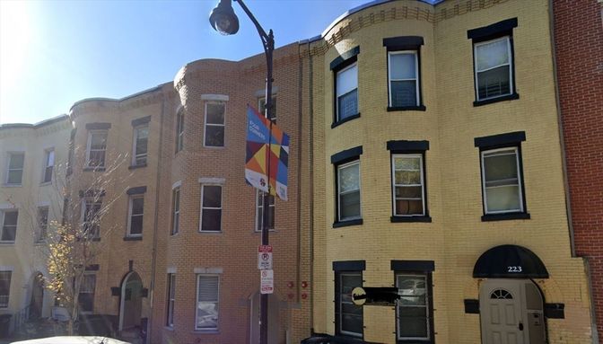 Exterior, Facade, Brick Facade, Rowhouse