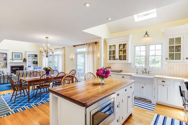 Chandelier, Dining room, Interior, Kitchen, Recessed Lighting, Wood Texture Flooring