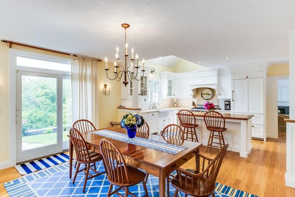 Chandelier, Dining room, Interior, Kitchen, Recessed Lighting, Wood Texture Flooring