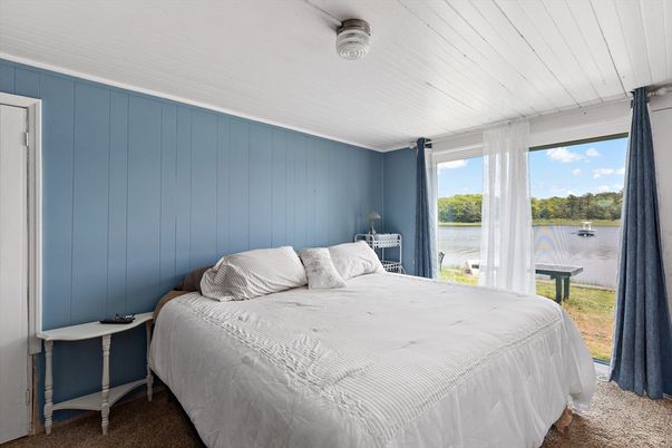 Bedroom, Interior, Water