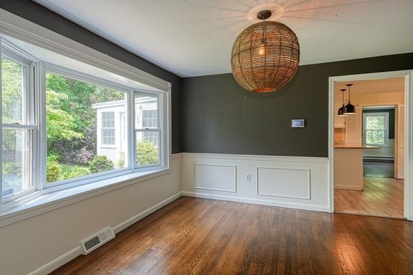 Interior, Pendant Lights, Wood Texture Flooring