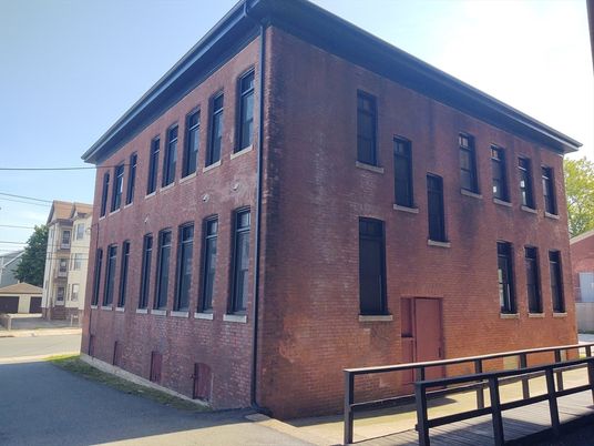 Exterior, Facade, Brick Facade, Rowhouse