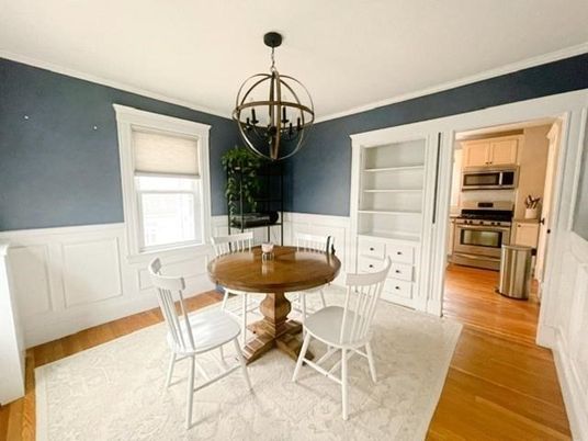 Chandelier, Dining room, Interior, Kitchen, Stainless Steel Appliances, Wood Texture Flooring