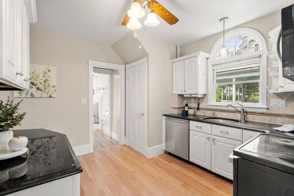 Interior, Kitchen, Pendant Lights, Wood Texture Flooring