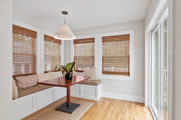 Interior, Pendant Lights, Wood Texture Flooring