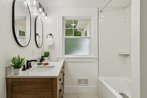 Bathroom, Dual Sink Vanities, Interior