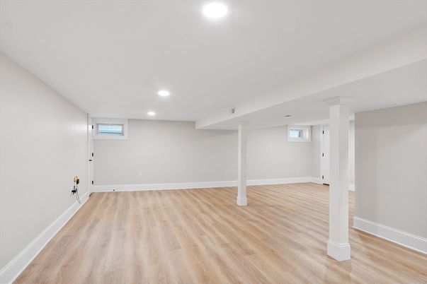 Empty room, Interior, Recessed Lighting, Wood Texture Flooring